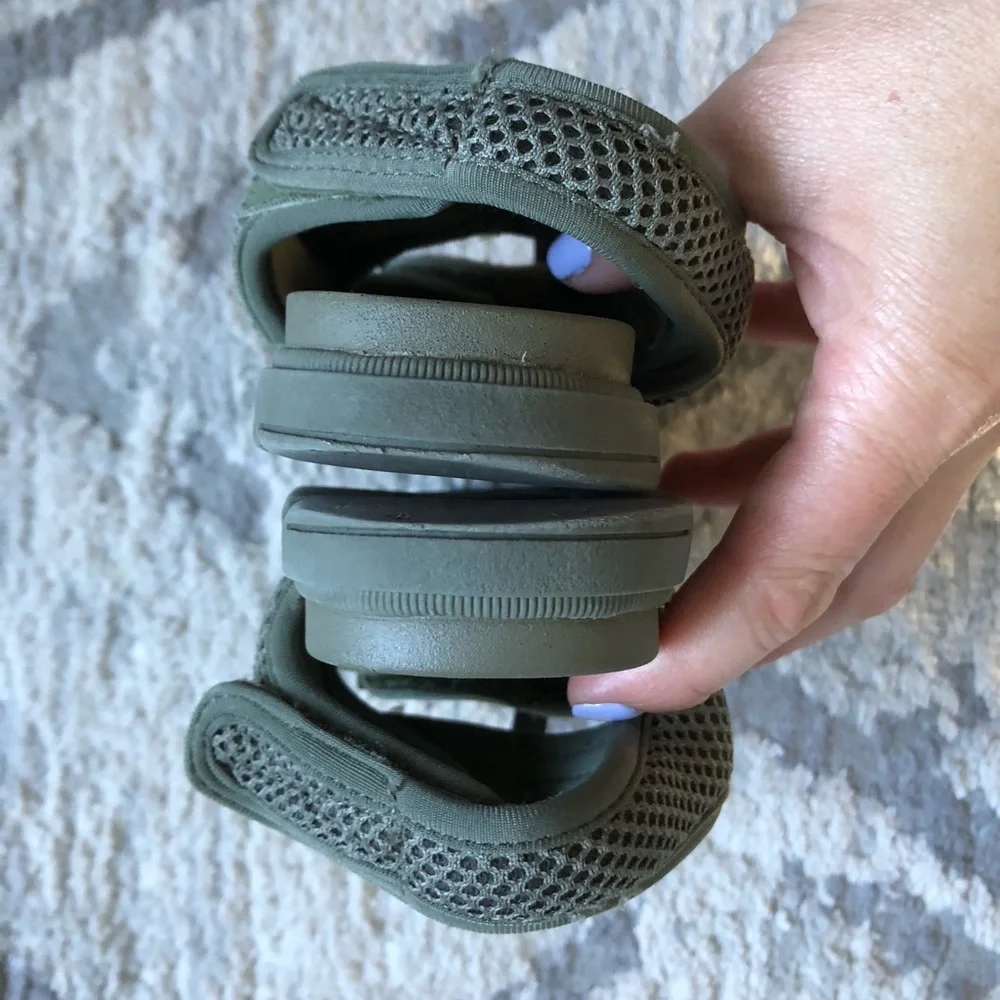Zara Boy’s Olive Green Technical Mesh Strap Sandals with Dark Gray Accents Sz 11